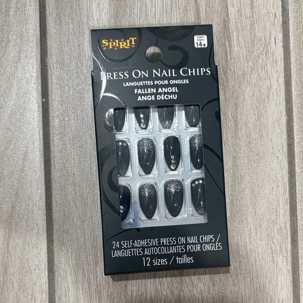Spirit Fallen Angel Press On Nail Chips - Black and Silver